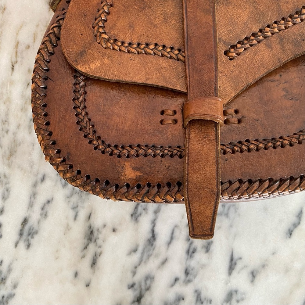 Handcrafted Vintage Brown Leather Saddle Crossbody Bag - Picture 7 of 10